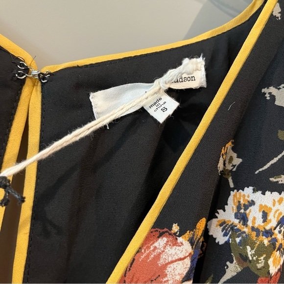 NWT June & Hudson Size Small Black Floral Cropped Jumpsuit V-neck Elbow Sleeve - Picture 5 of 7